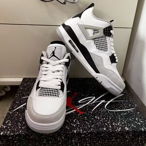 Air Jordan 4 Military Black